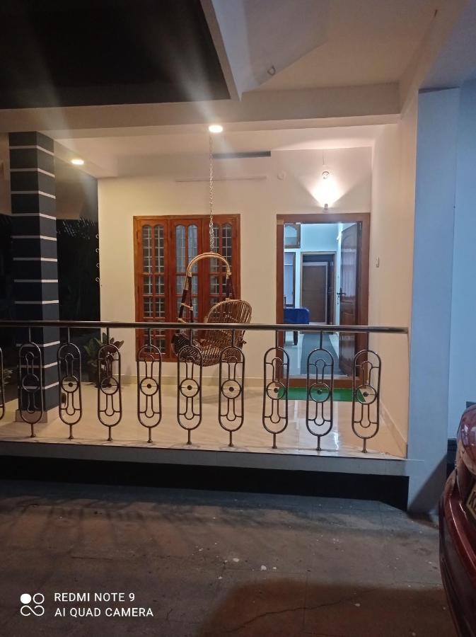 Fab House Apartment Thekkady Exterior photo