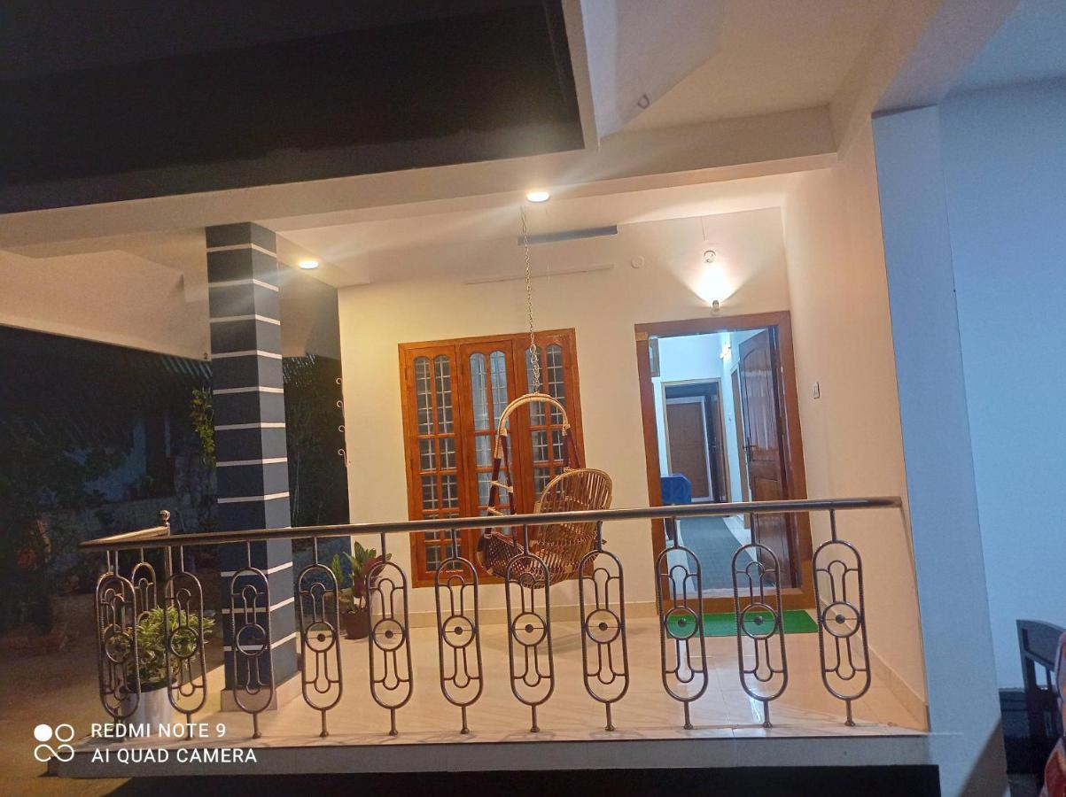 Fab House Apartment Thekkady Exterior photo